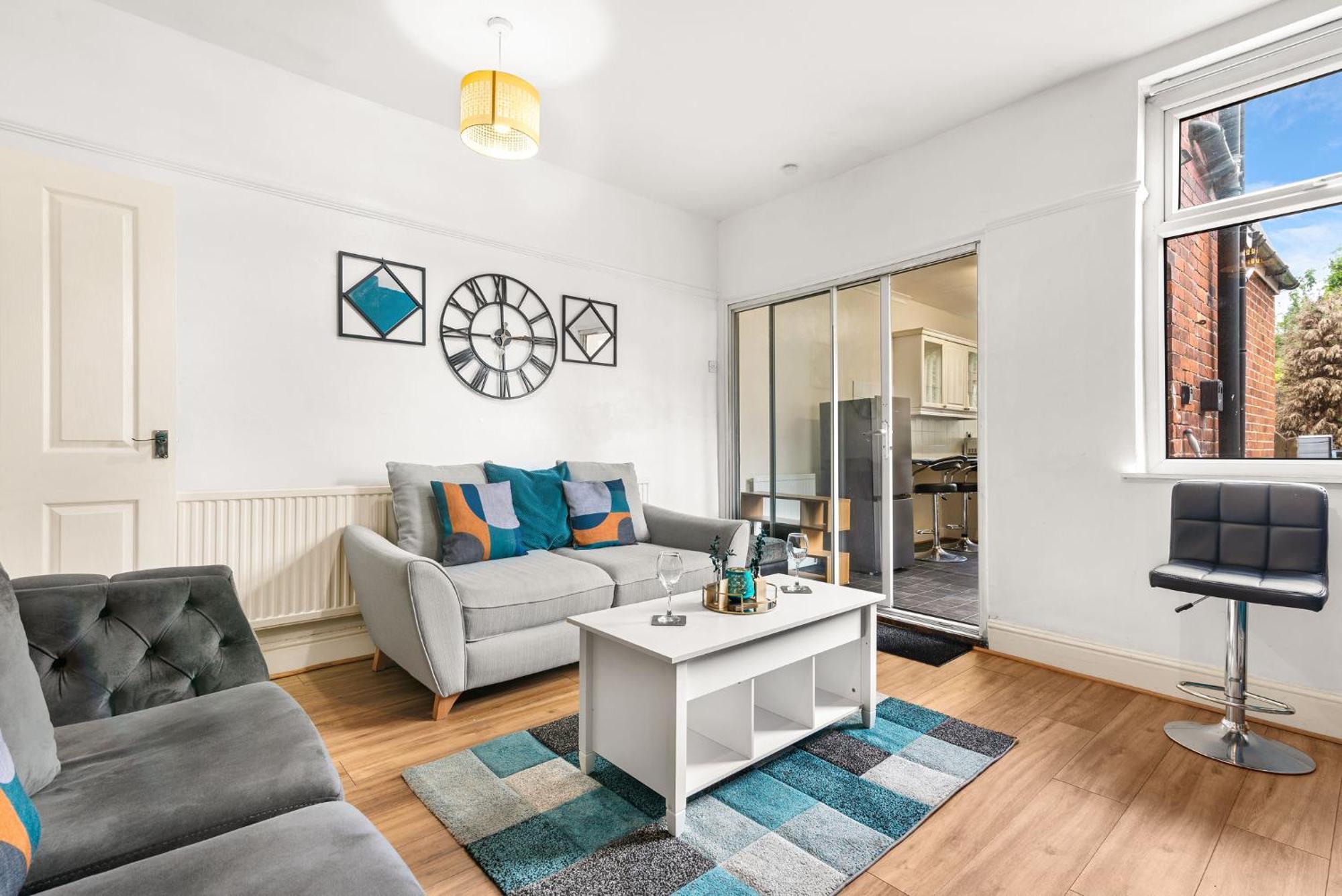 Hilltop Place Suites Near Meadowhall 谢菲尔德 外观 照片